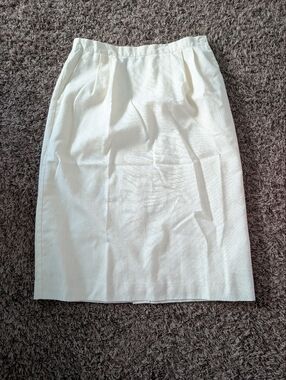 Worthington Vintage Cream Pencil Skirt